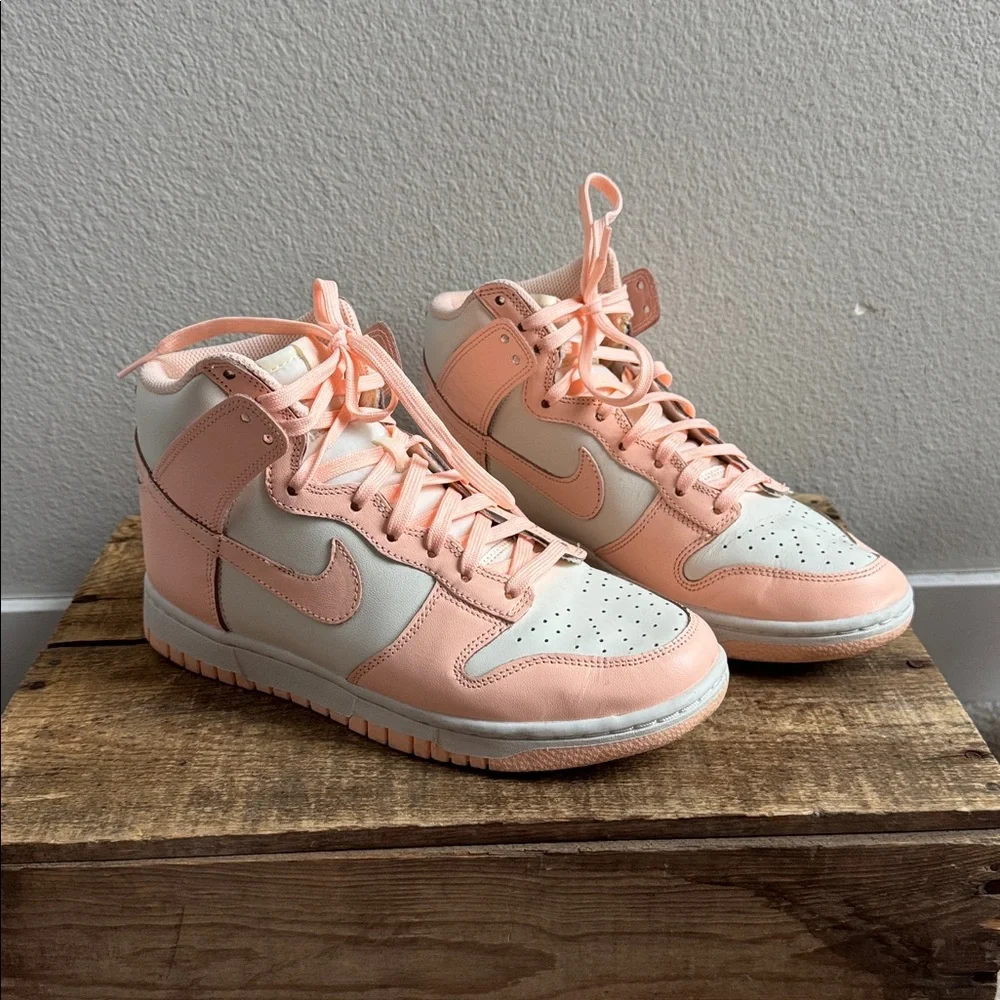 2021 Nike Wmns Dunk High 'Crimson Tint' Lace Up Sneakers size 8 - Picture 2 of 7